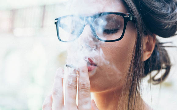 Artikelbild Feinjustierung des Geschmack - Konzept aus Tabak und Blättchen
