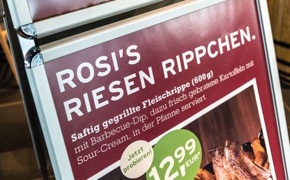 Rosi’s verbindet Shop und Restaurant, Fast Food und ausgewählte Speisen, Bedienung und SB.